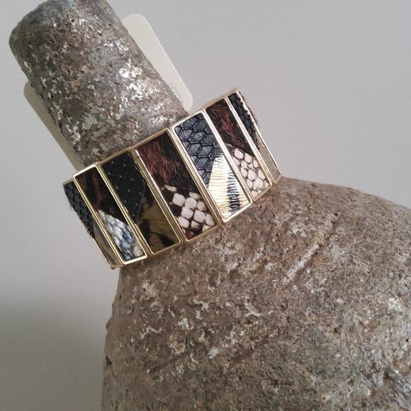Gold Tone Stretchy Animal Faux Leather Cuff Bangle Bracelet - Picture 4 of 12